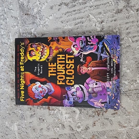 Five Nights at Freddy's- the Fourth Closet graphic novel - Picture 1 of 7
